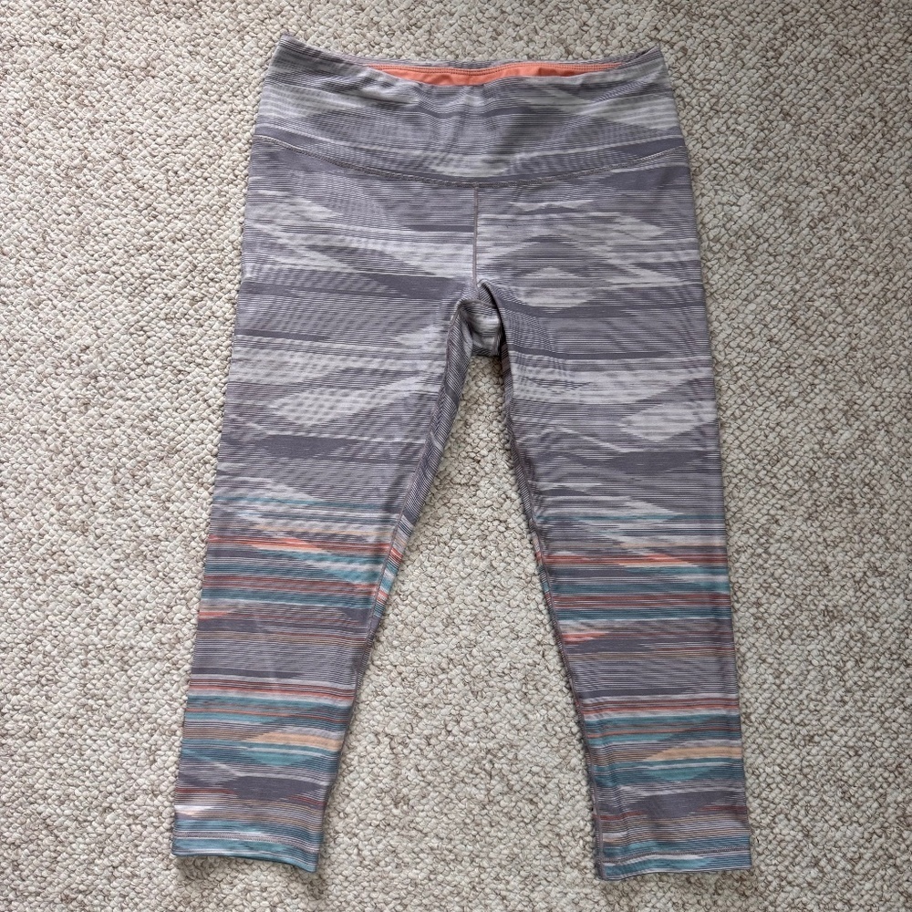 Prana Pillar Printed Capri Women's Size Medium M Color Ashy Sunrise Workout Pant